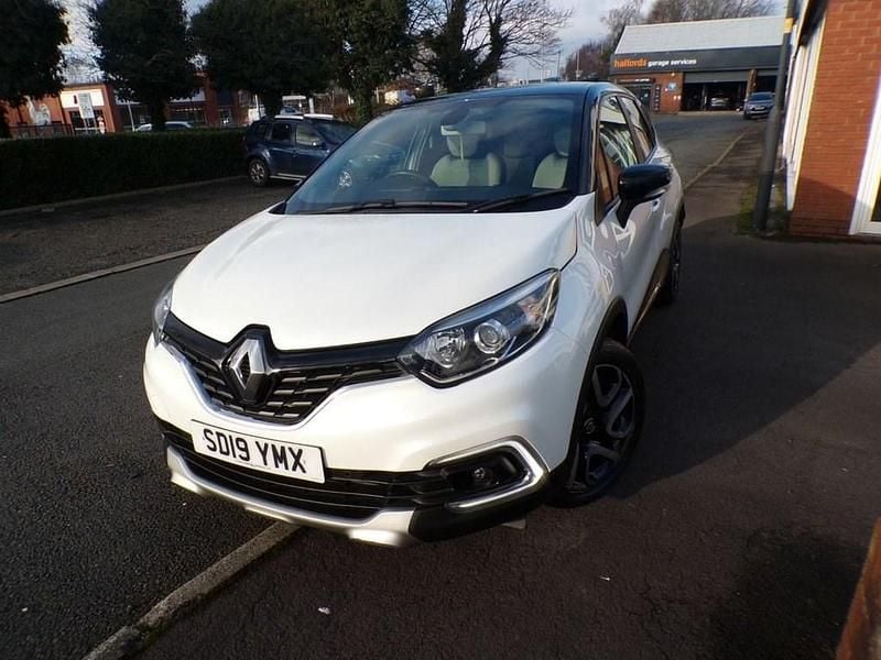 Used Renault Captur Iconic 90 HP (66 kW) 2019 White SUV