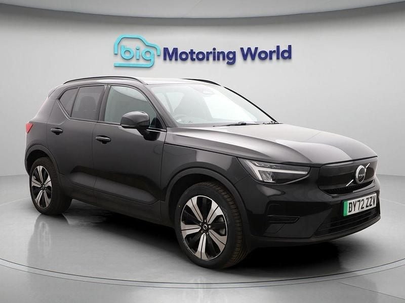 Black Used 2022 Volvo XC40 Core SUV | £19,300 (Fair price) - Image 1/4