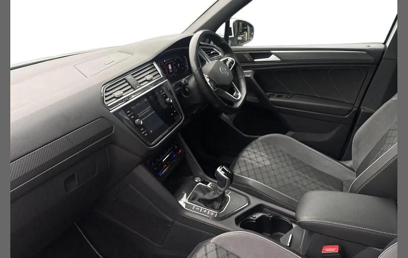 Used VW Tiguan Allspace R-line 150 HP (110 kW) 2022 White SUV