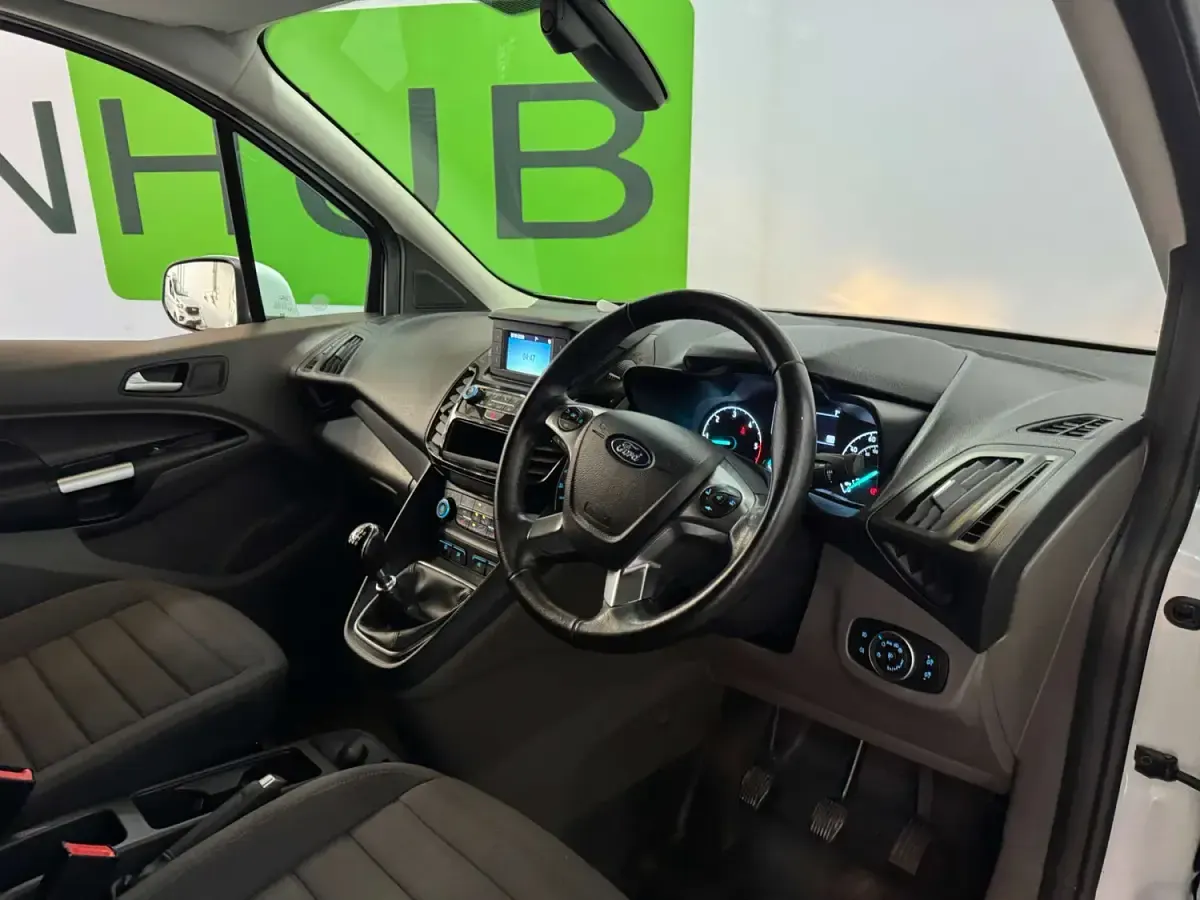 Used Ford Transit Connect Limited 100 HP (73 kW) 2024 White MPV