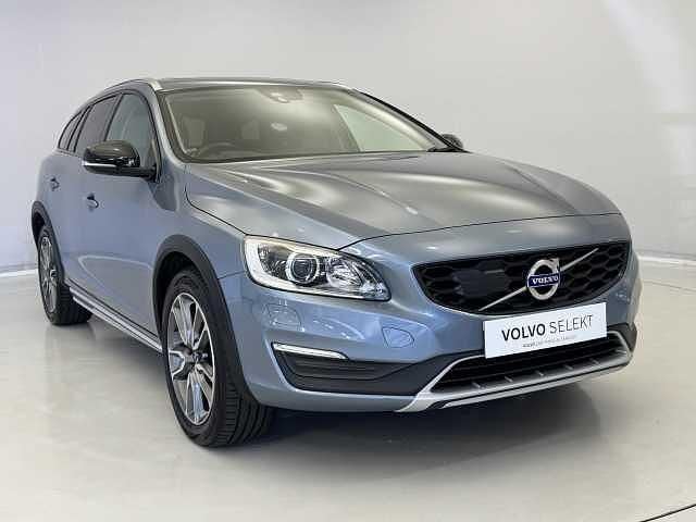 Used Volvo V60 CC 188 HP (138 kW) 2017 Estate
