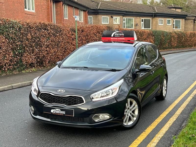 Black Used 2013 Kia Ceed Hatchback | £2,950 (Fair price) - Image 1/4