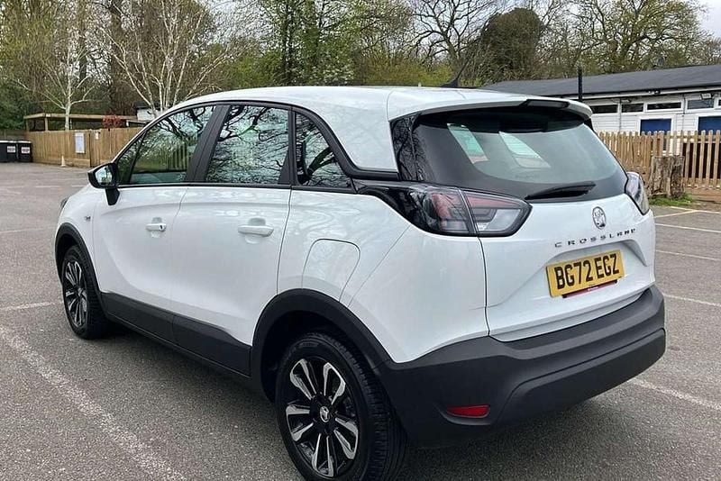 Used Vauxhall Crossland Design Edition 83 HP (61 kW) 2022 Jade white SUV