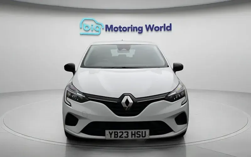 Used Renault Clio Evolution 145 HP (106 kW) 2023 White Hatchback