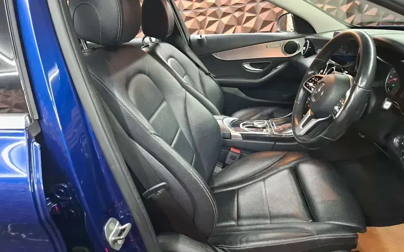 Used Mercedes C200 184 HP (135 kW) 2019 Blue Sedan