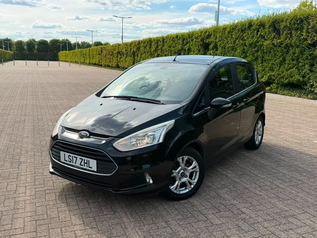 Used Ford B-MAX Zetec 105 HP (77 kW) 2017 Black MPV