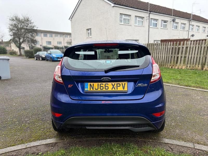 Used Ford Fiesta ST-Line 95 HP (69 kW) 2016 Blue Hatchback
