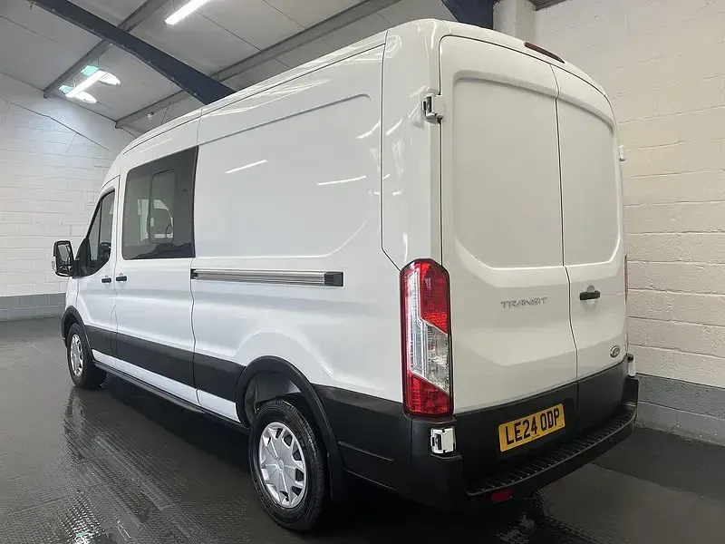 Usado Ford Transit Trend 130 CV (95 kW) 2024 Blanco Van
