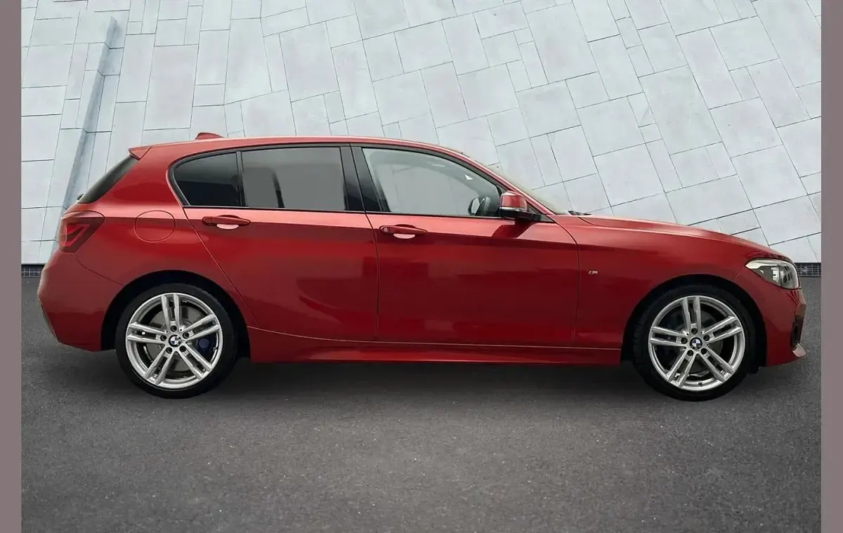 Used BMW 120 Efficient Dynamics 180 HP (132 kW) 2019 Red Hatchback