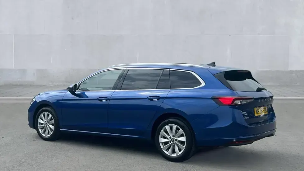 Used Skoda Superb SE Technology 150 HP (110 kW) 2026 Metallic  cobalt blue Estate