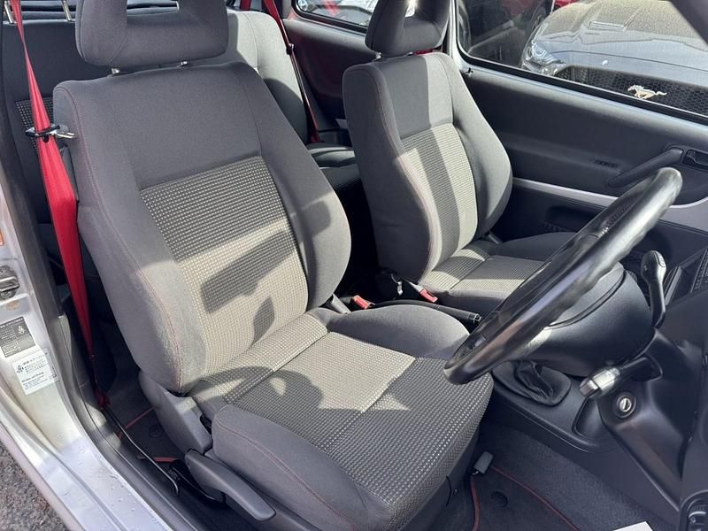 Usado VW Lupo GTI 2025 Prateado Citadino