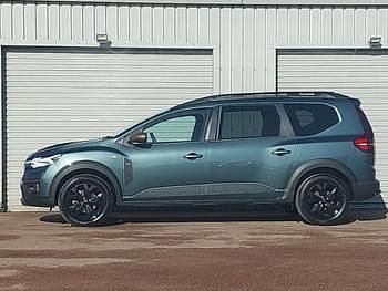 Used Dacia Jogger Extreme 140 HP (102 kW) 2025 Green MPV