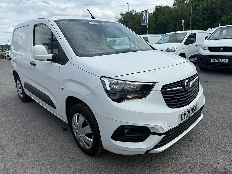 Used Vauxhall Combo Sportive 100 HP (73 kW) 2021 White MPV