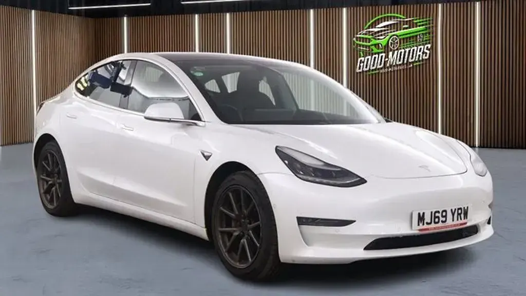 Used Tesla Model 3 Long Range AWD 366 kW (498 HP) 2019 Sedan