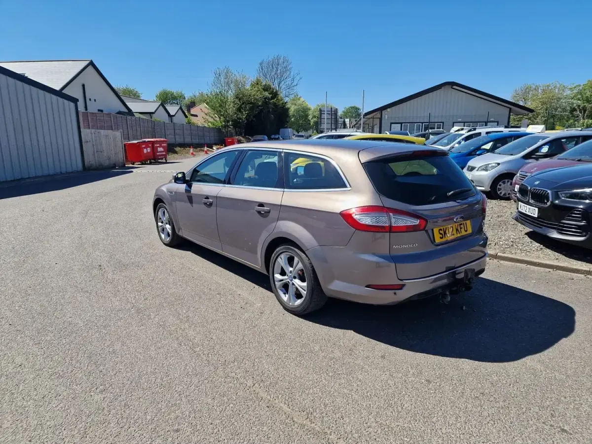 Usado Ford Mondeo Titanium X 2012 Castanho Carrinha
