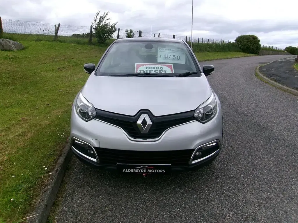 Used Renault Captur Dynamique 90 HP (66 kW) 2015 Silver SUV