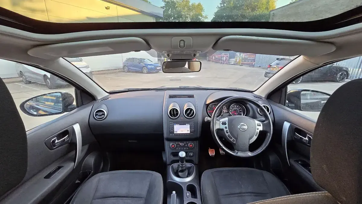 Used Nissan Qashqai N-TEC 141 HP (103 kW) 2011 Black SUV