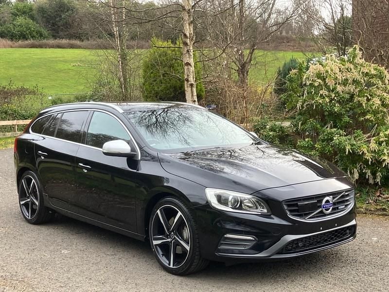 Used Volvo V60 R-Design 304 HP (223 kW) 2015 Black Estate