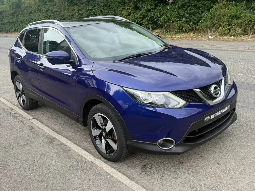 Used Nissan Qashqai N-Connecta 110 HP (80 kW) 2016 Blue SUV