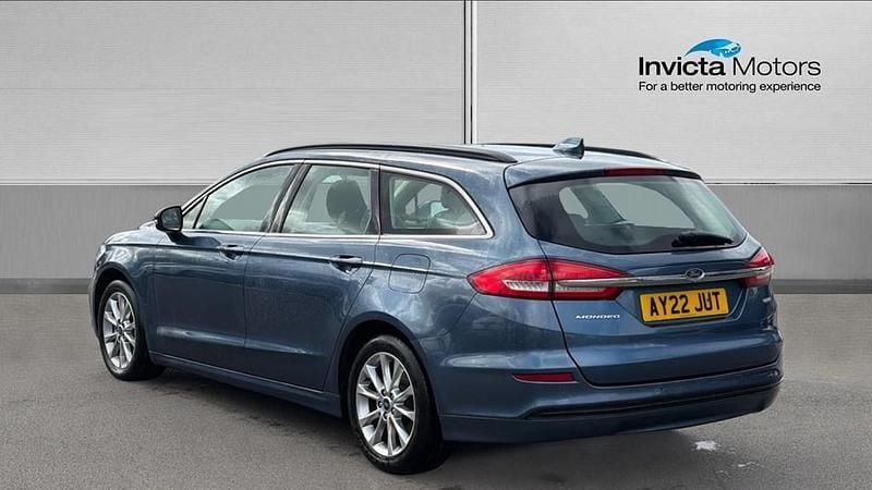 Usado Ford Mondeo Zetec 187 HP (137 kW) 2022 Azul Carrinha