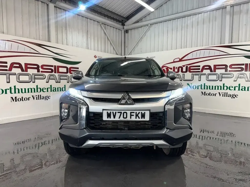Used Mitsubishi L200 150 HP (110 kW) 2020 Grey Pickup