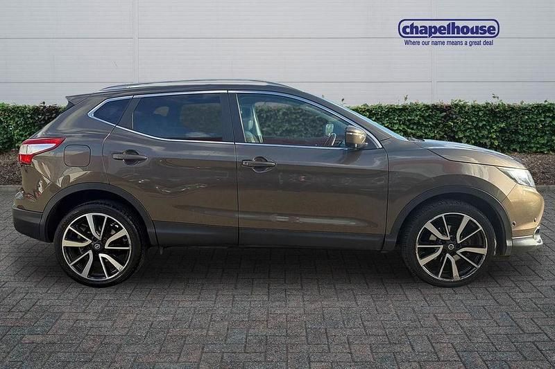 Used Nissan Qashqai Tekna 115 HP (84 kW) 2015 SUV