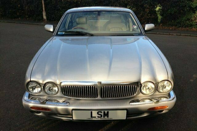 Usado Jaguar XJ8 240 HP (176 kW) 2002 Sedan