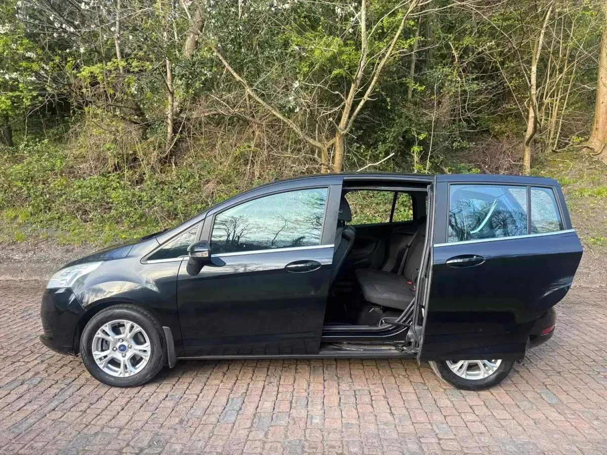 Second-hand Ford B-MAX Zetec 90 CP (66 kW) 2013 Negru Monovolum