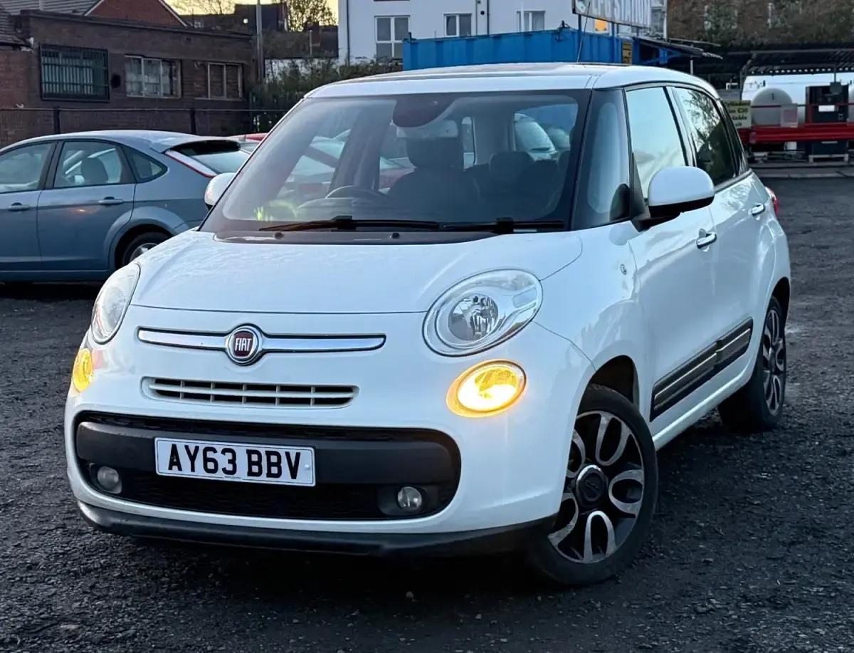 Usado Fiat 500L Lounge 85 HP (62 kW) 2013 Branco Monovolume