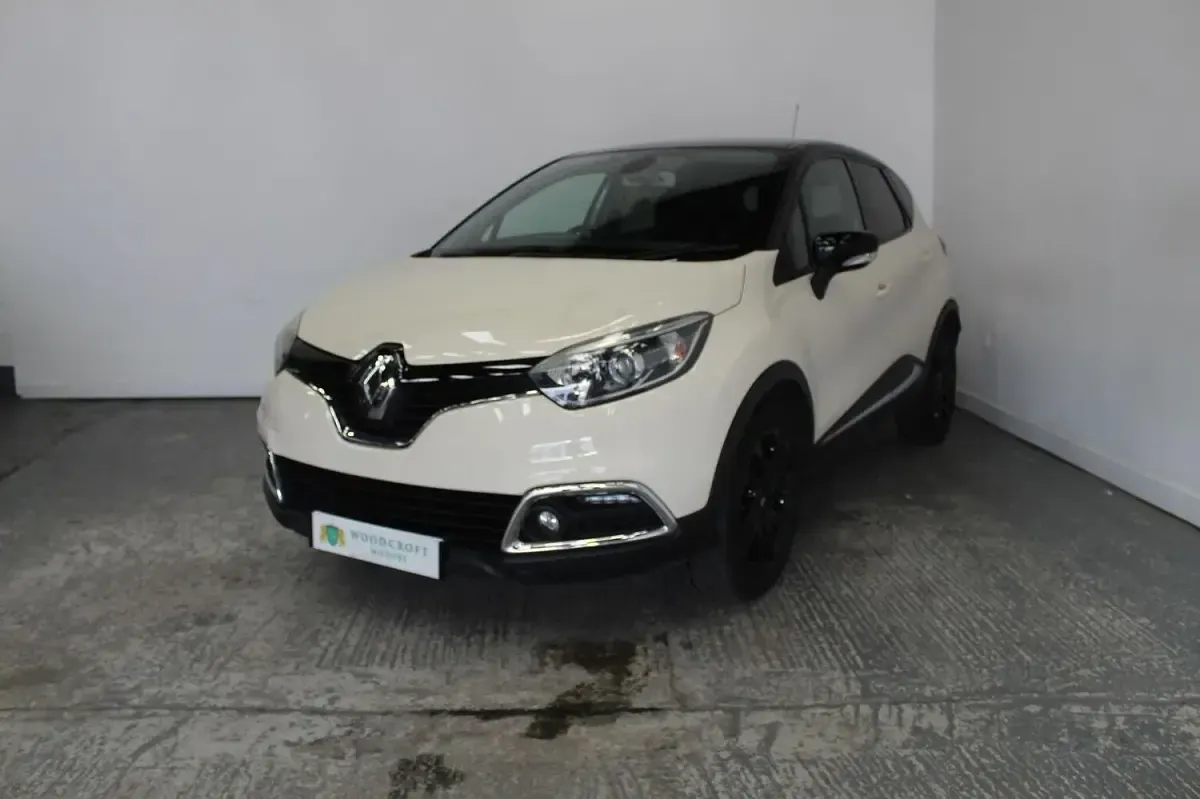 Used Renault Captur Dynamique 120 HP (88 kW) 2015 White SUV