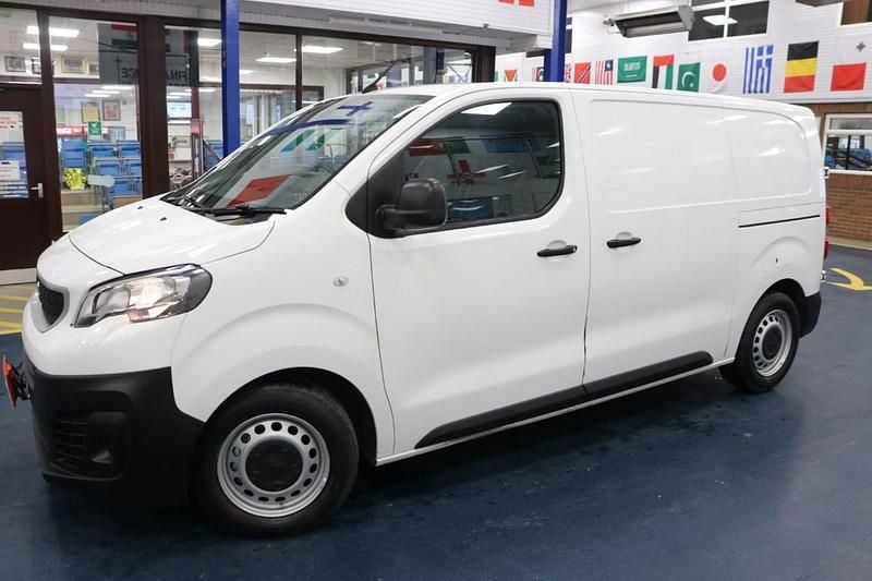 Used Peugeot Expert 95 HP (69 kW) 2018 White Van