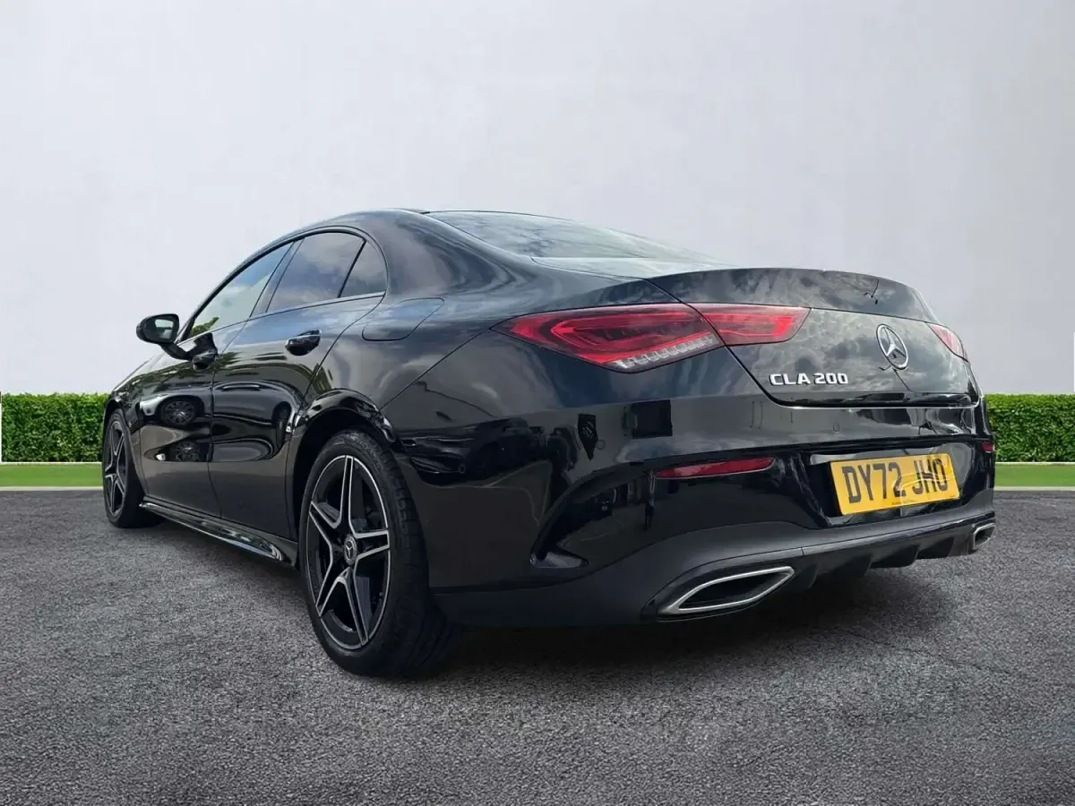 Begagnad Mercedes CLA200 Executive 2022 Svart Sportkupé