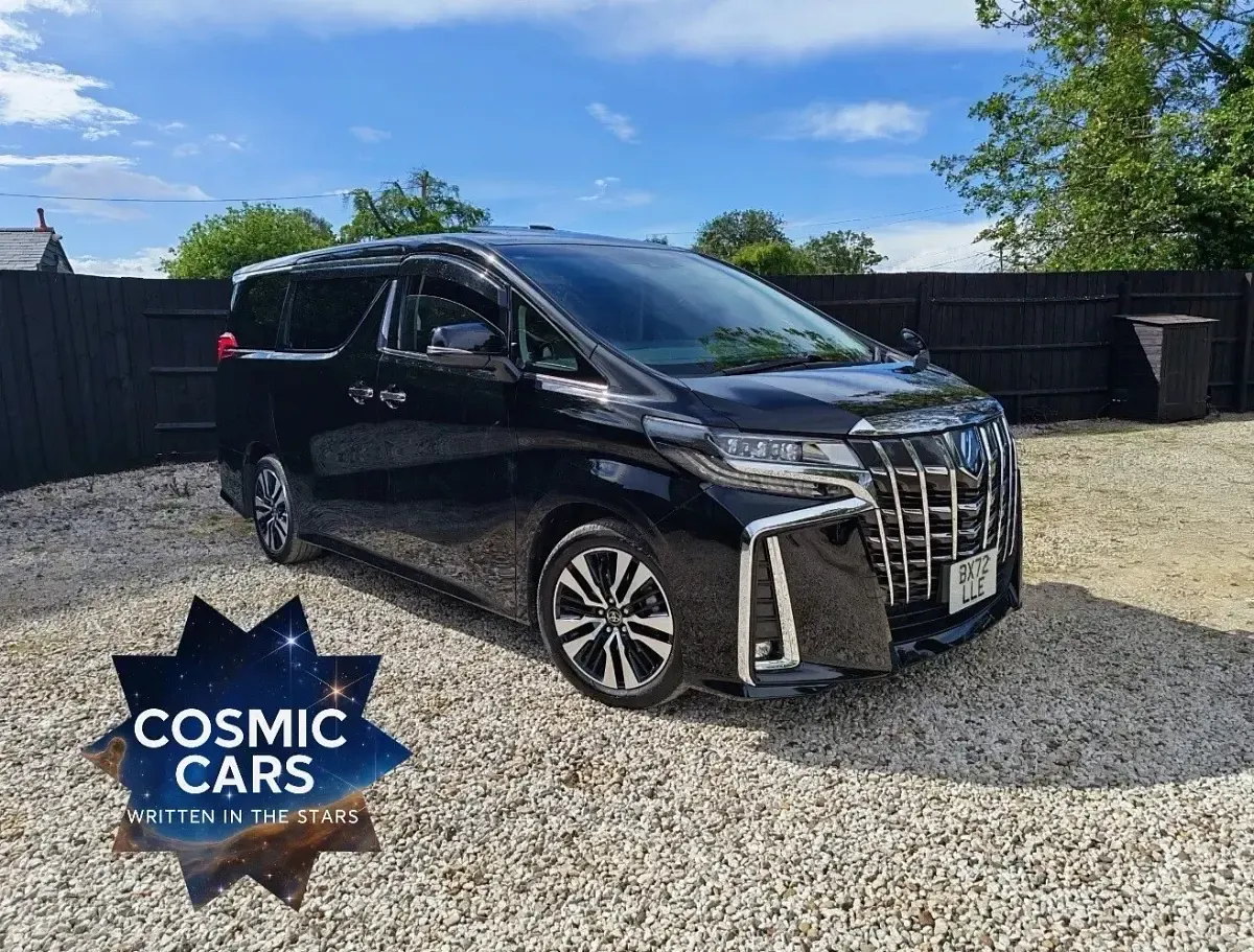 Used Toyota Alphard Luxury 182 HP (133 kW) 2023 White MPV