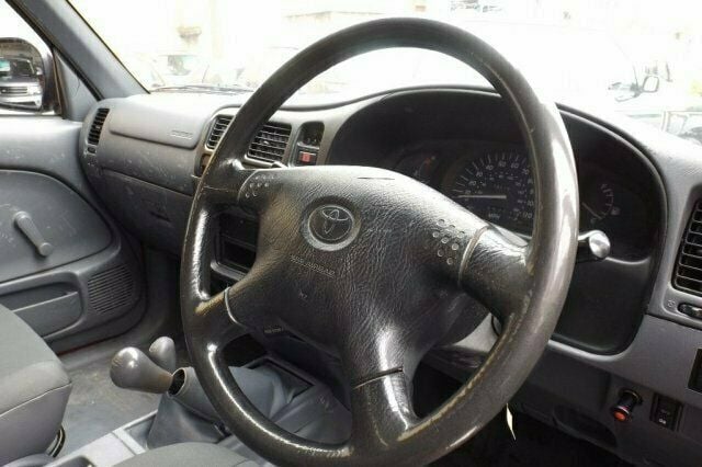 Used Toyota HiLux 102 HP (75 kW) 2004 Pickup