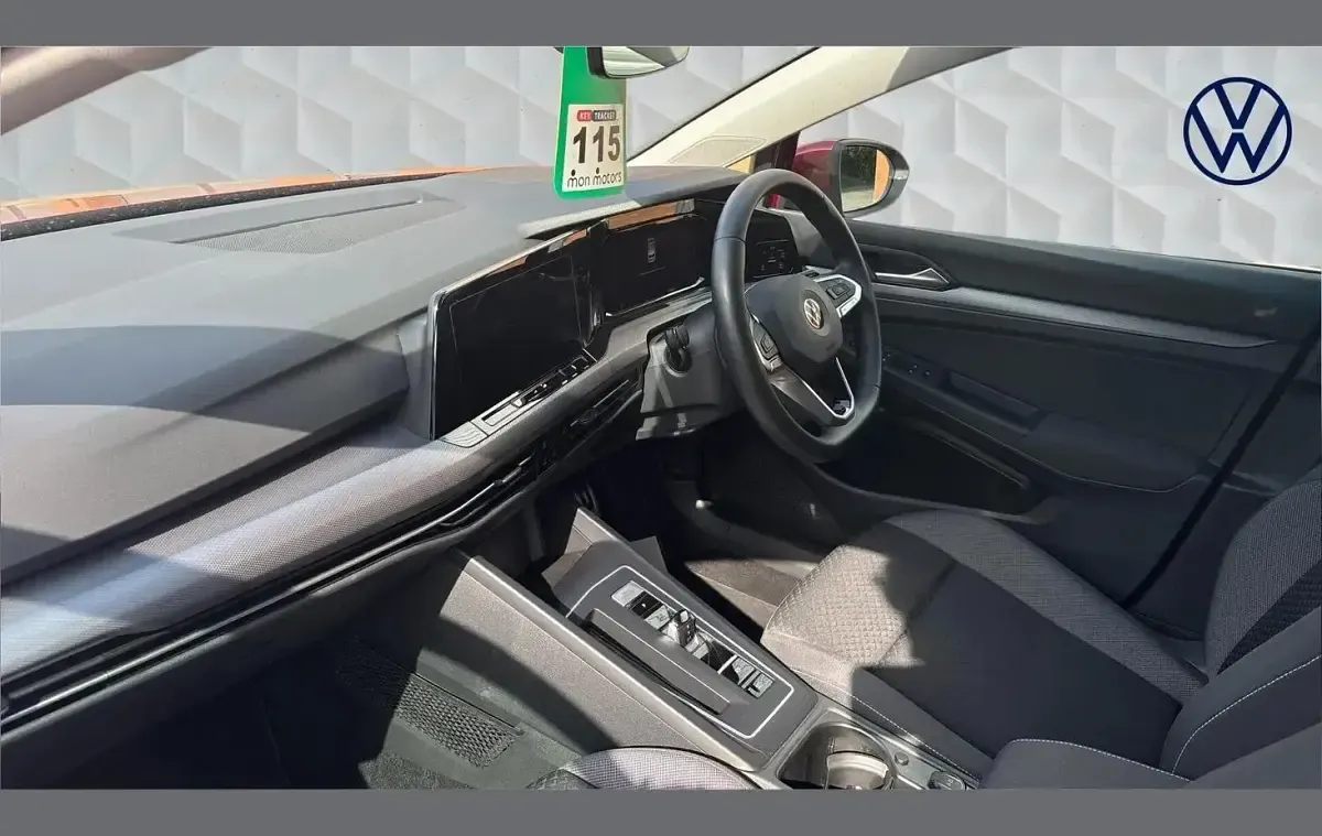 Used VW Golf VIII Active 128 HP (94 kW) 2022 Red Hatchback