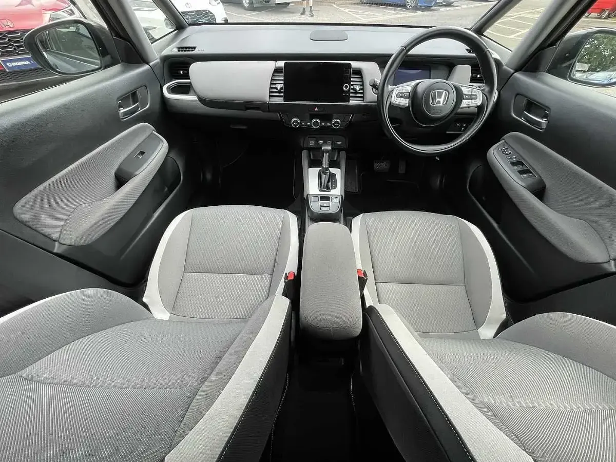 Used Honda Jazz Hybrid 109 HP (80 kW) 2022 Grey Hatchback