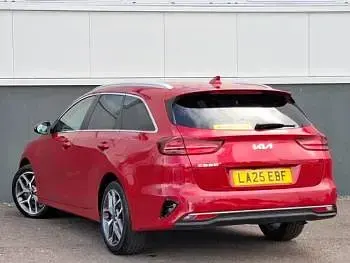 Used Kia Ceed 138 HP (101 kW) 2025 Red Hatchback