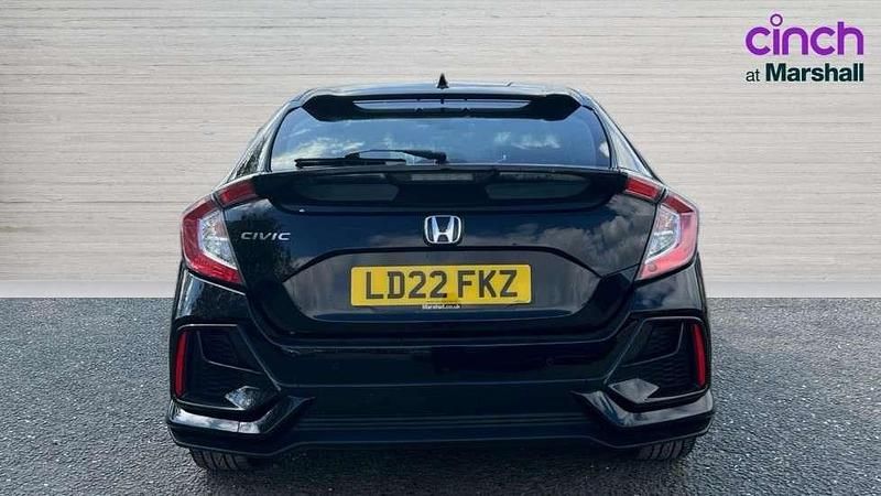 Begagnad Honda Civic SE 126 HK (92 kW) 2022 Svart Halvkombi