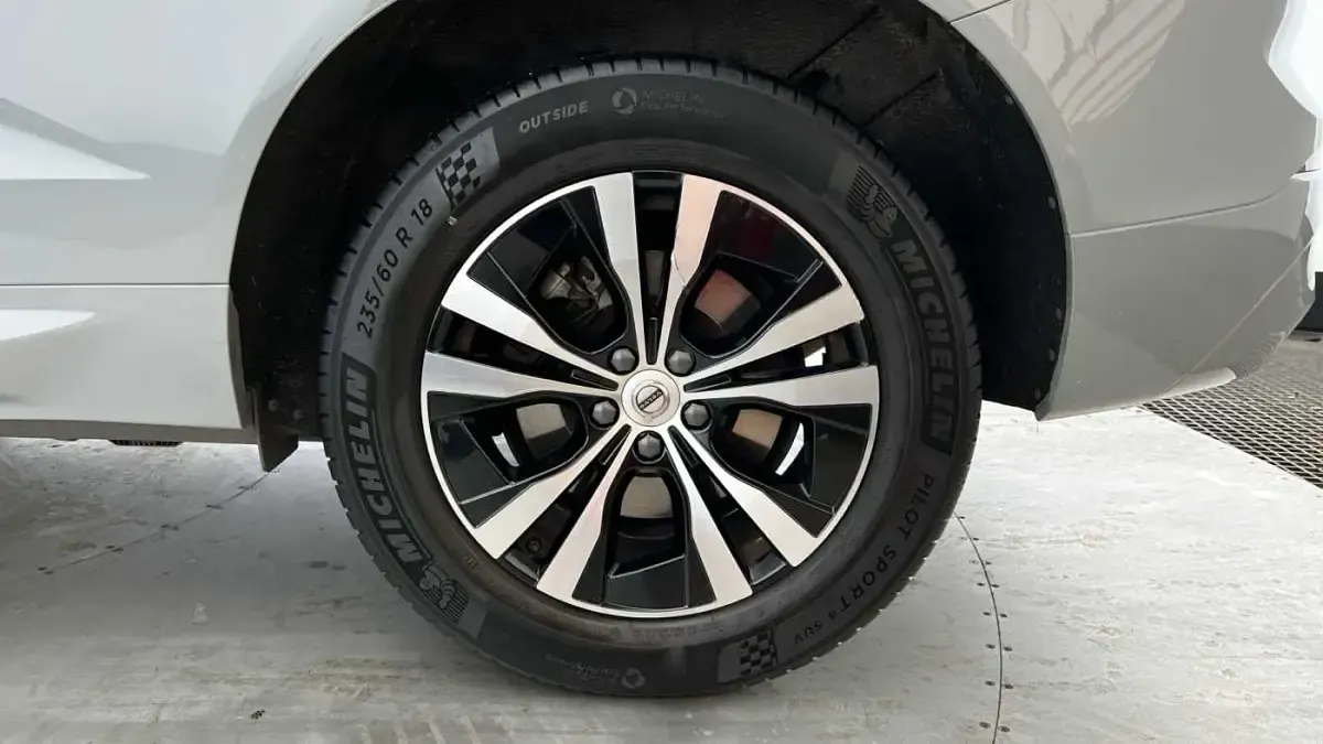 Used Volvo XC60 Core 247 HP (181 kW) 2024 SUV
