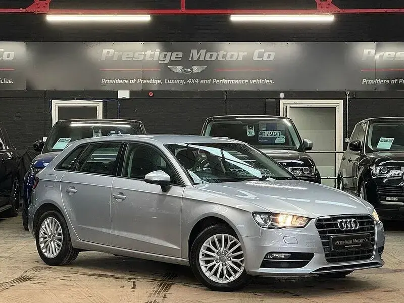 Usado Audi A3 Comfort 2015 Plateado Utilitario