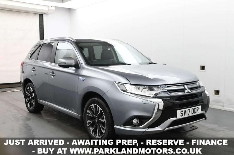 Grey Used 2017 Mitsubishi Outlander P-HEV Estate | £12,695 (Fair price) - Image 1/3