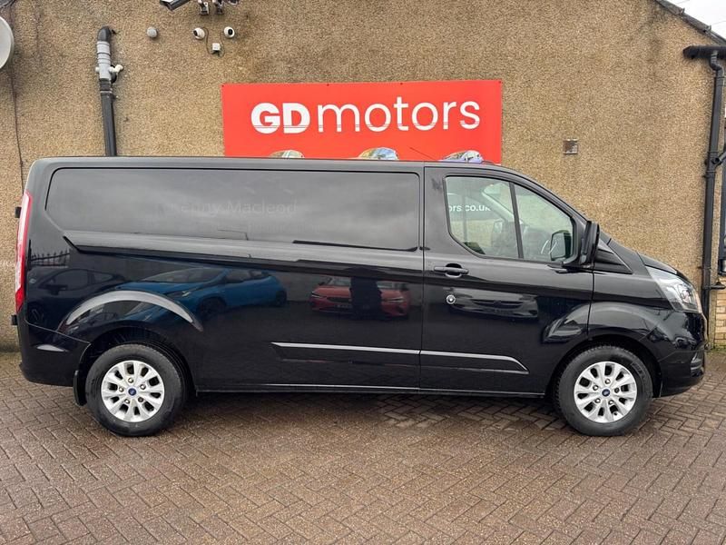 Used Ford Transit Custom Limited 130 HP (95 kW) 2021 Black Van
