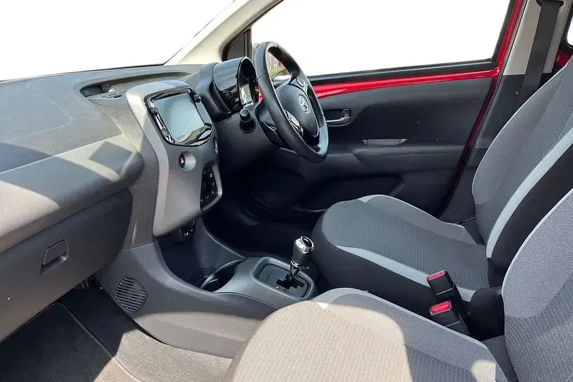 Used Toyota Aygo Trend 72 HP (52 kW) 2021 Red pop Hatchback