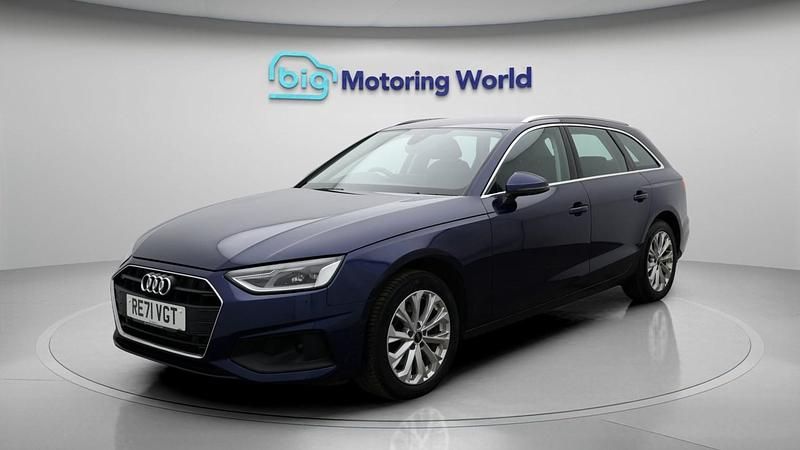 Used Audi A4 148 HP (108 kW) 2021 Blue Estate