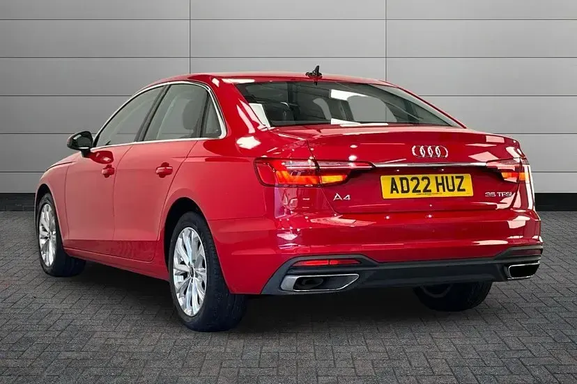 Used Audi A4 Comfort 148 HP (108 kW) 2022 Red Sedan