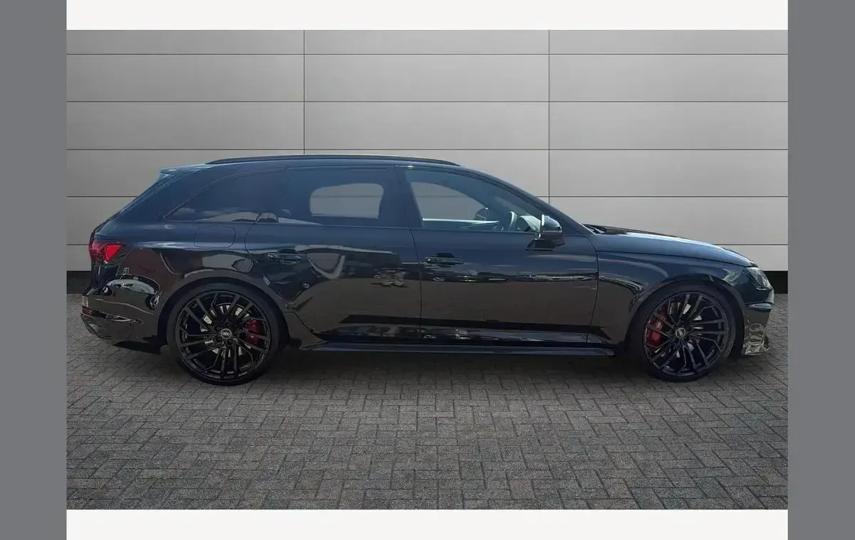 Used Audi RS4 Design 450 HP (330 kW) 2023 Black Estate