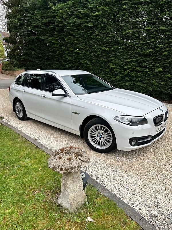 Begagnad BMW 520 190 HK (139 kW) 2015 Vit Kombi