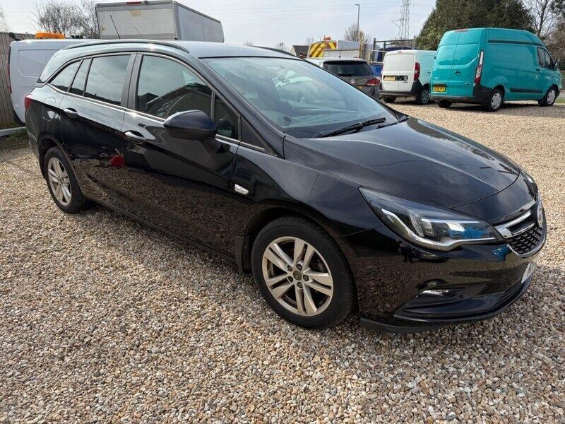Black Used 2025 Vauxhall Astra Design Edition Estate | £6,495 - Image 1/4