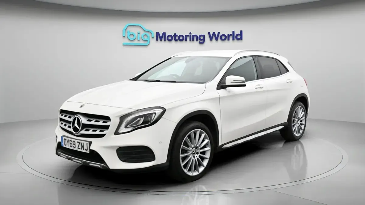 Used Mercedes GLA180 AMG line 122 HP (89 kW) 2019 White SUV