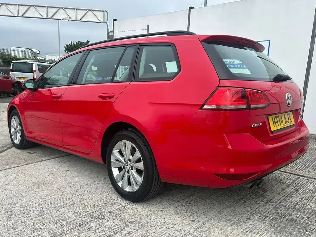 Used VW Golf VII SE 150 HP (110 kW) 2014 Red Estate